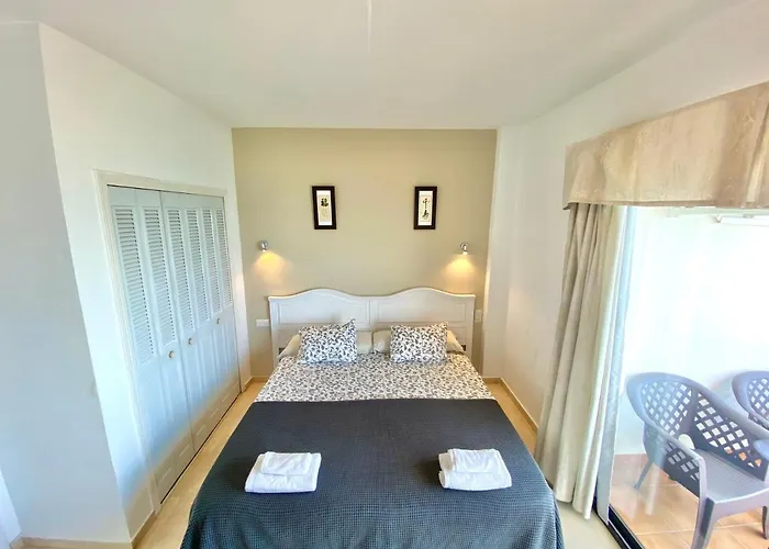 Turisticos Castillo Del Vigia Apartment Torremolinos